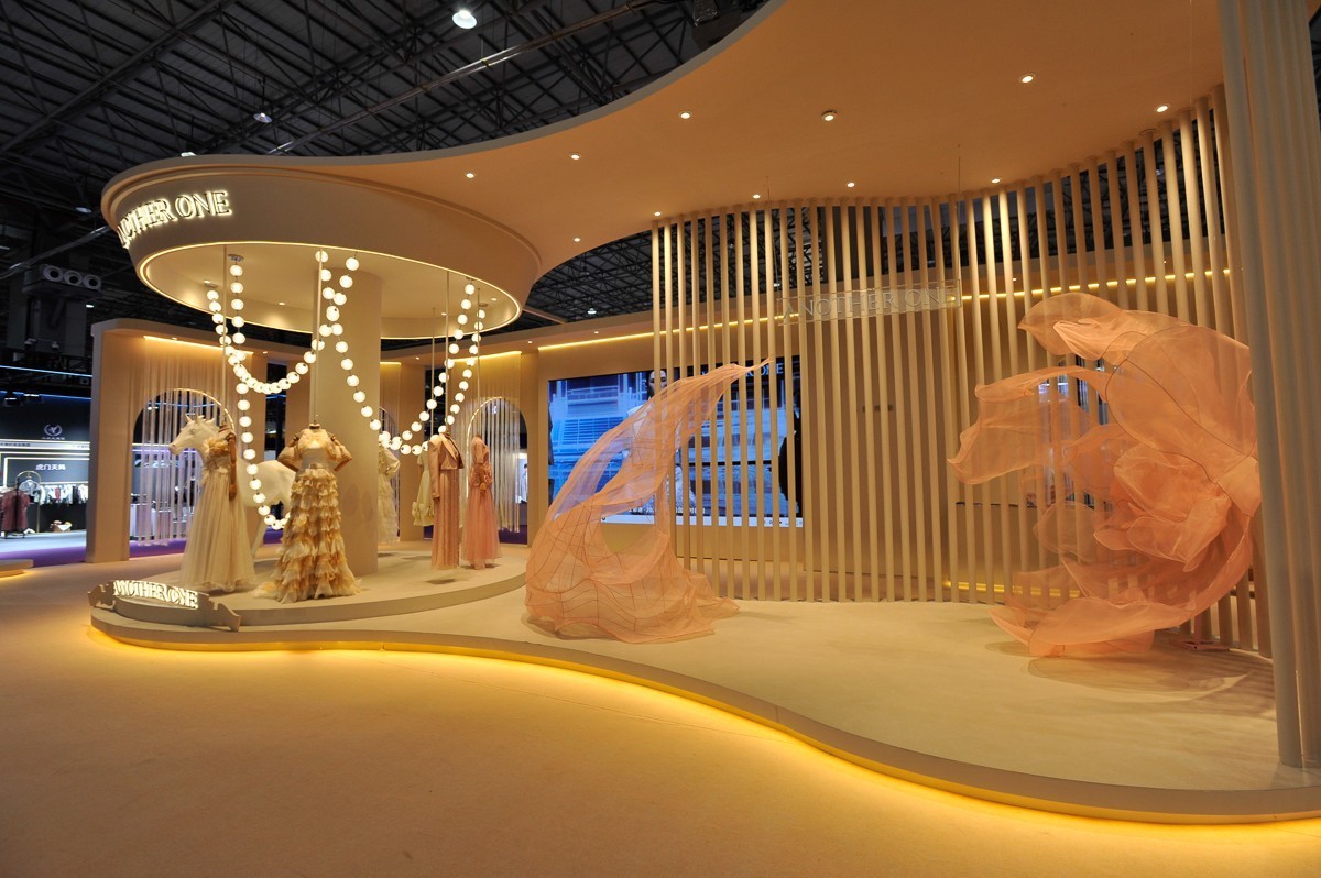 P档，对黑色把握得很好