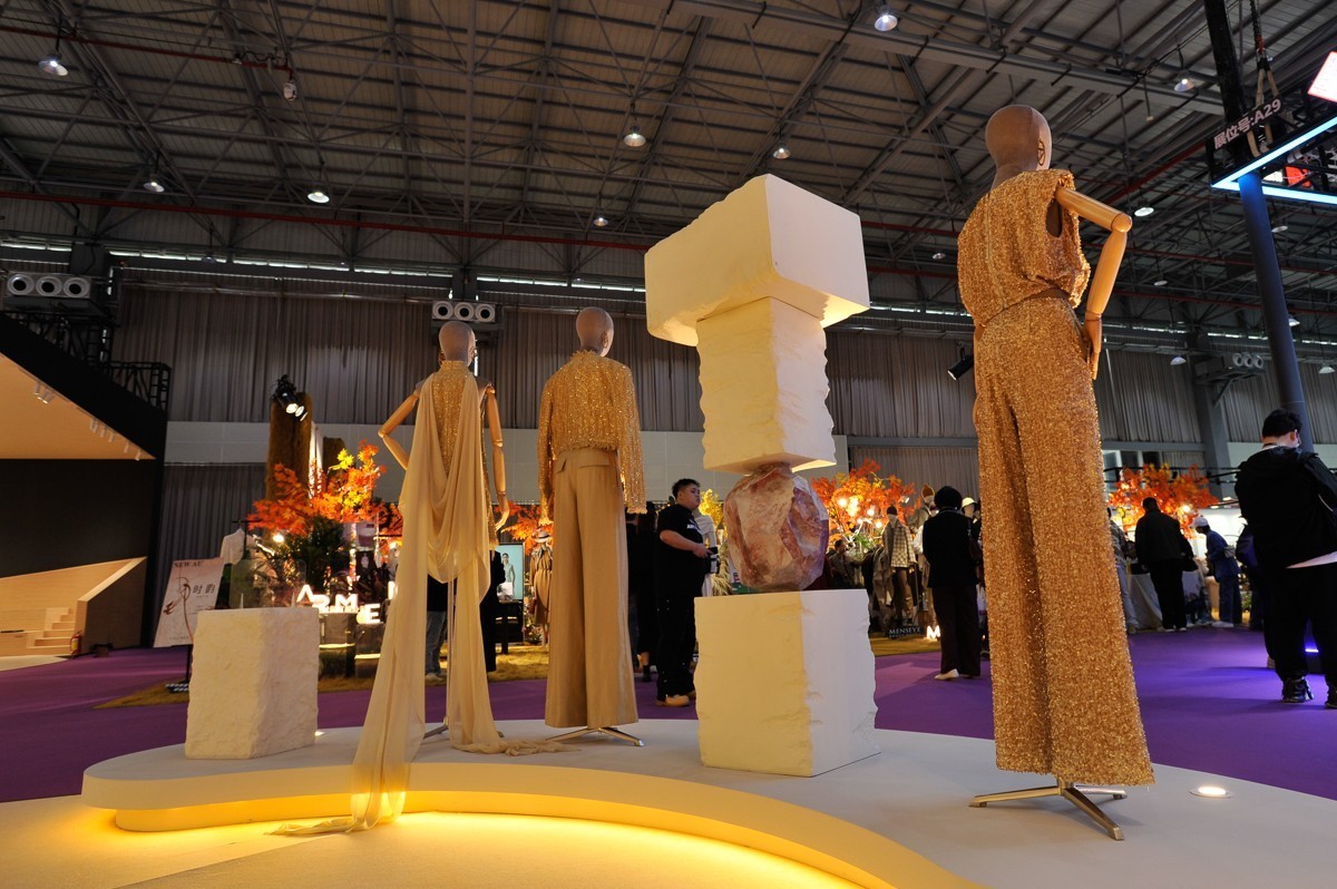 P档，对黑色把握得很好