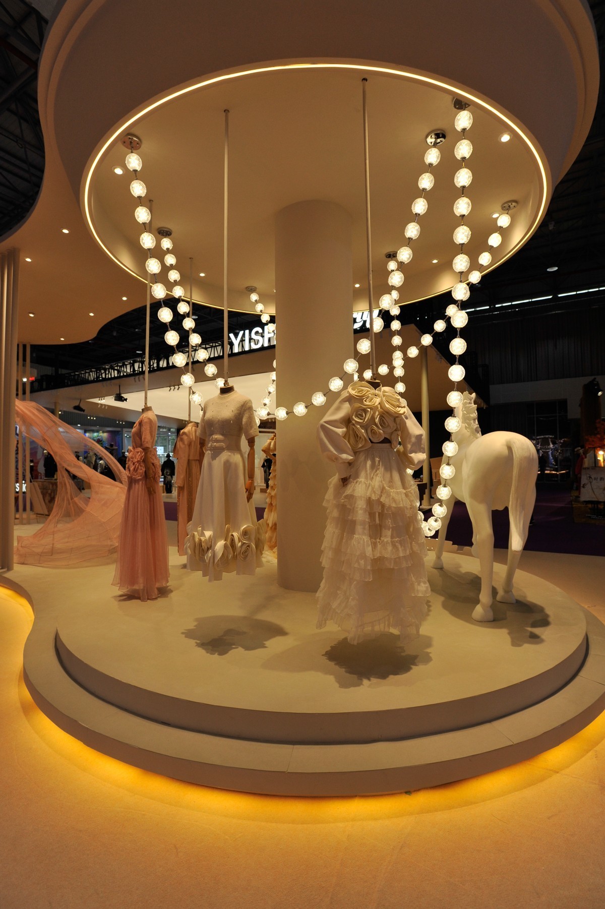 P档，对黑色把握得很好