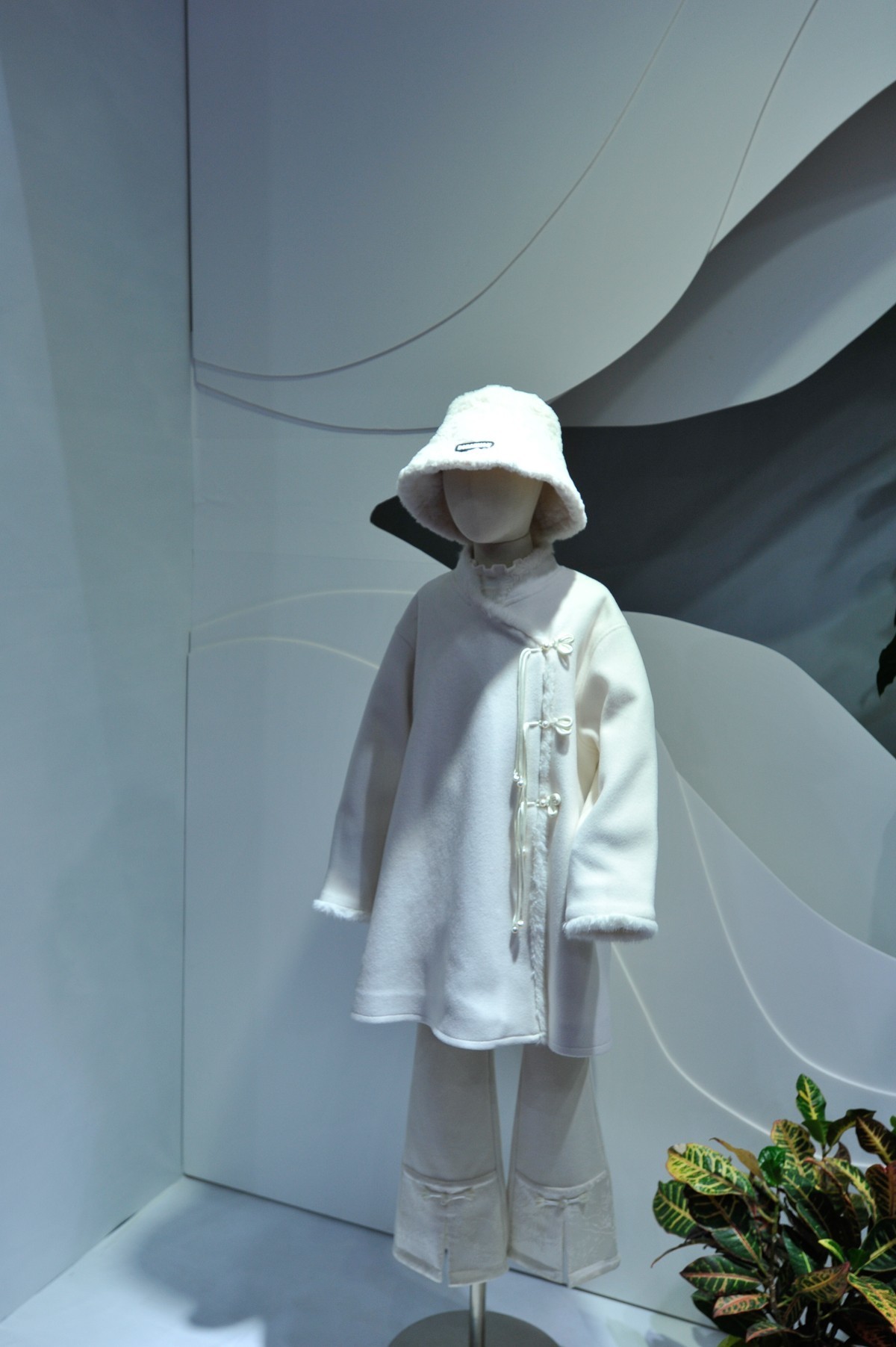 P档，对黑色把握得很好