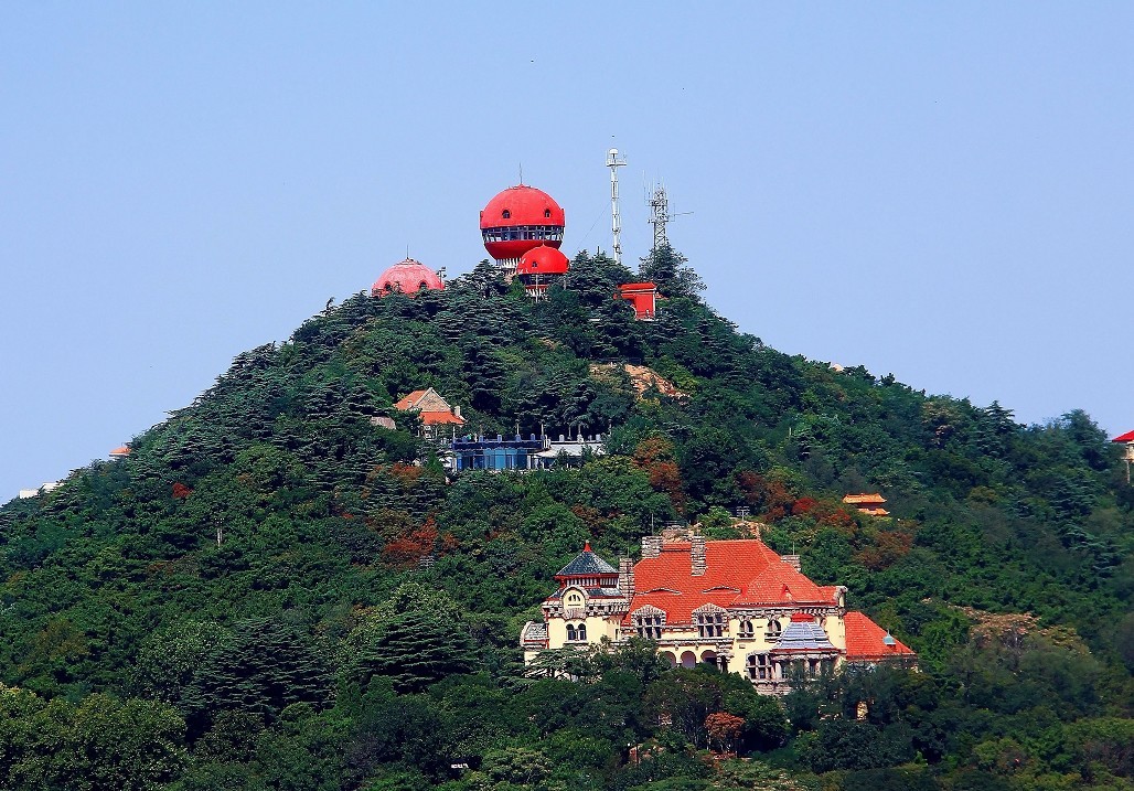 居高临下拍《青岛市区》美女片闹腾了一夏天，静下来看一组风景片同时介绍一个景点