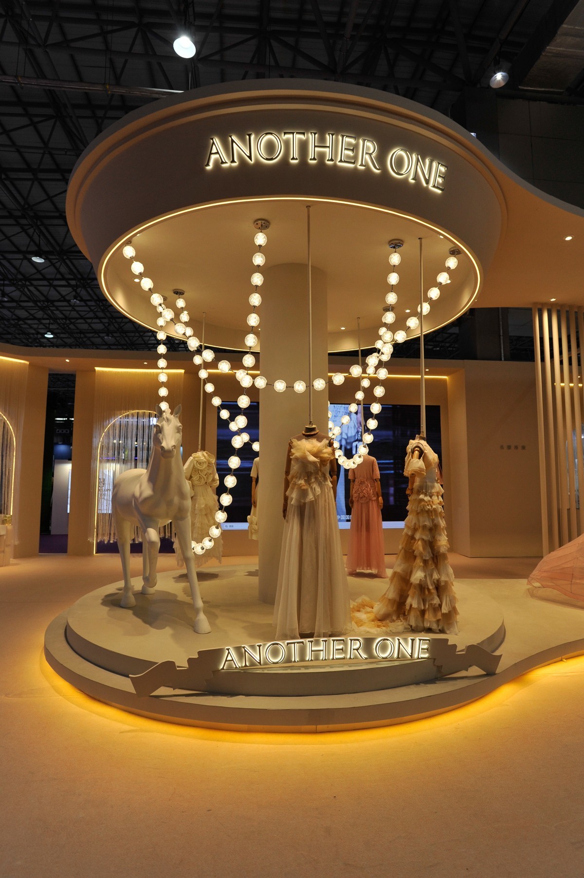 P档，对黑色把握得很好