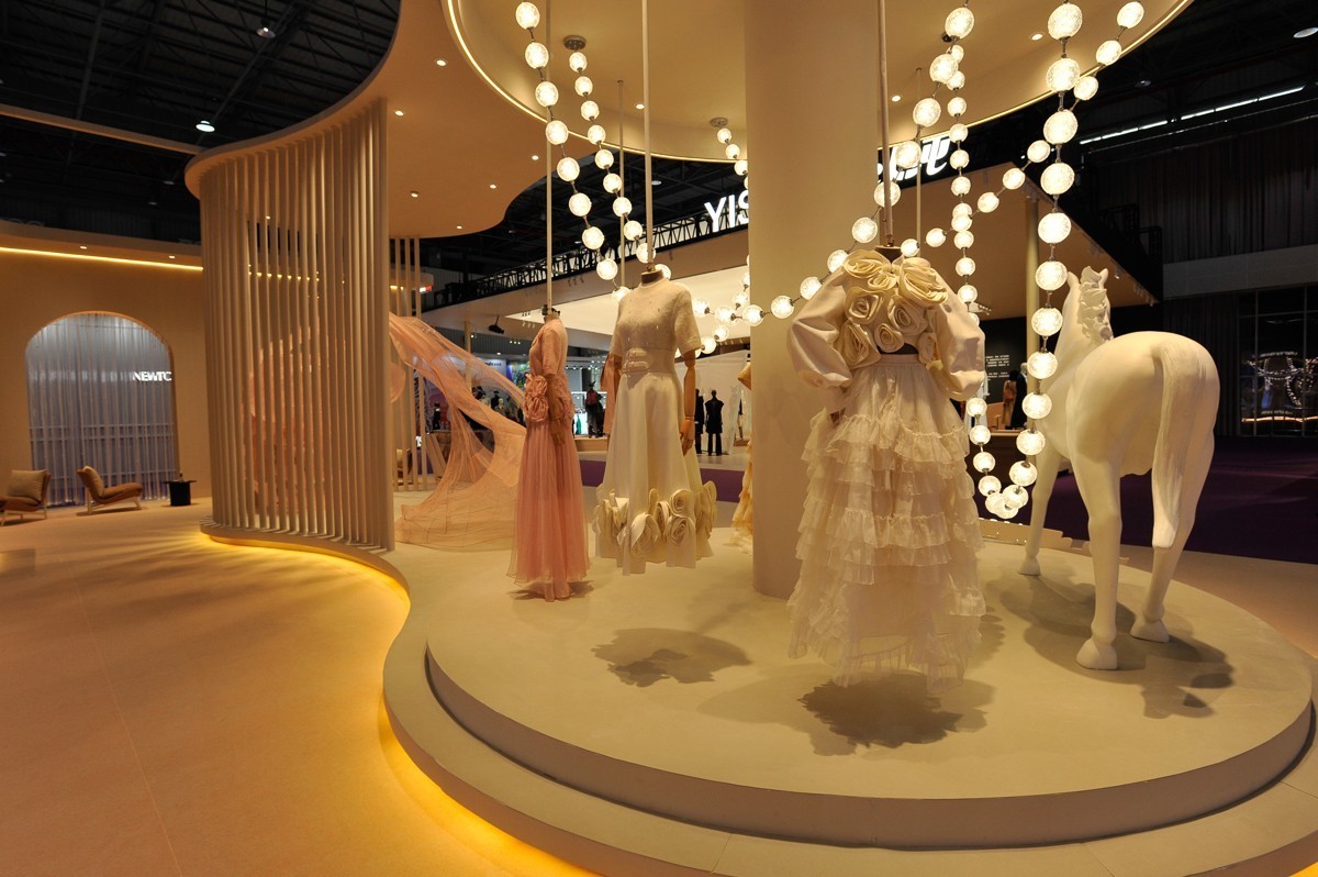 P档，对黑色把握得很好