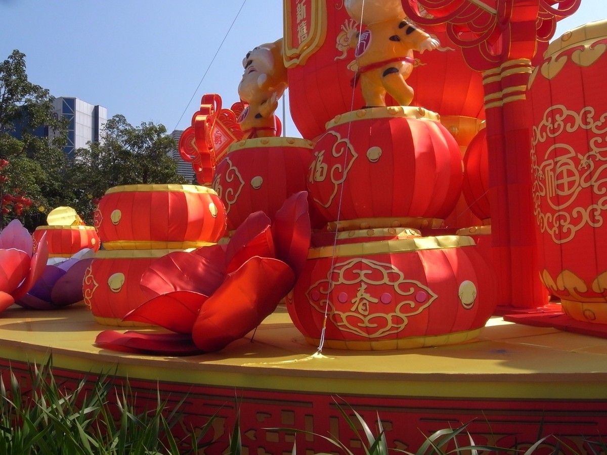 看这红色表现