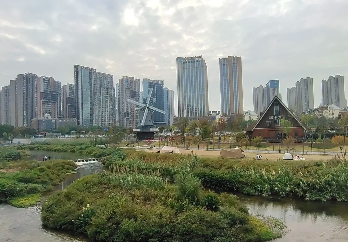 近日臭水沟,今日新圭塘河