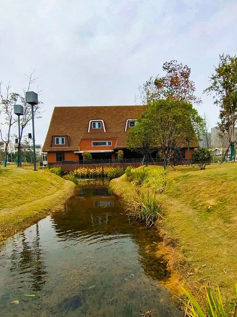 近日臭水沟,今日新圭塘河