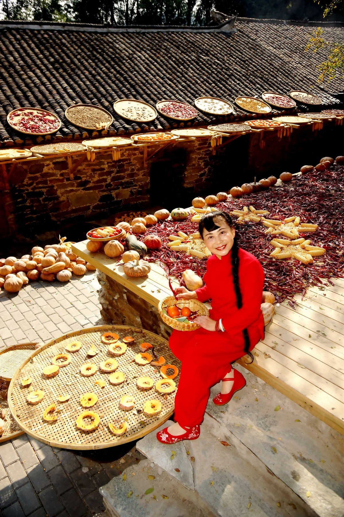 秋收--红红的村姑！