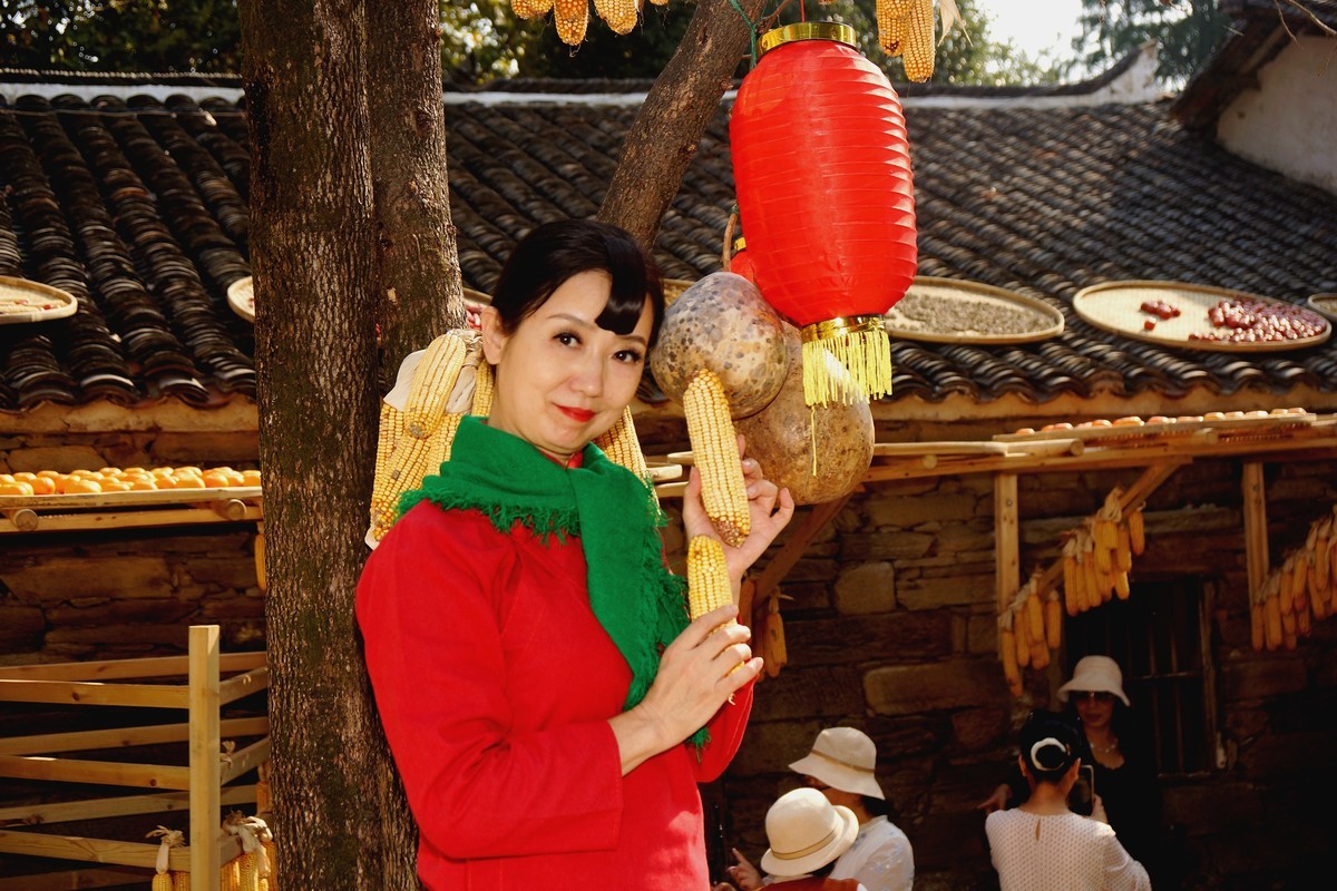 秋收--红红的村姑！