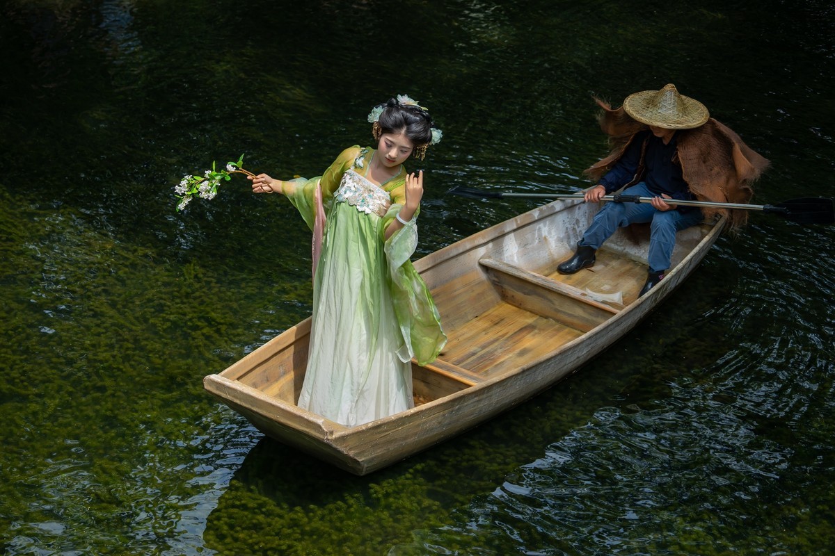 淑女心悦游轻舟