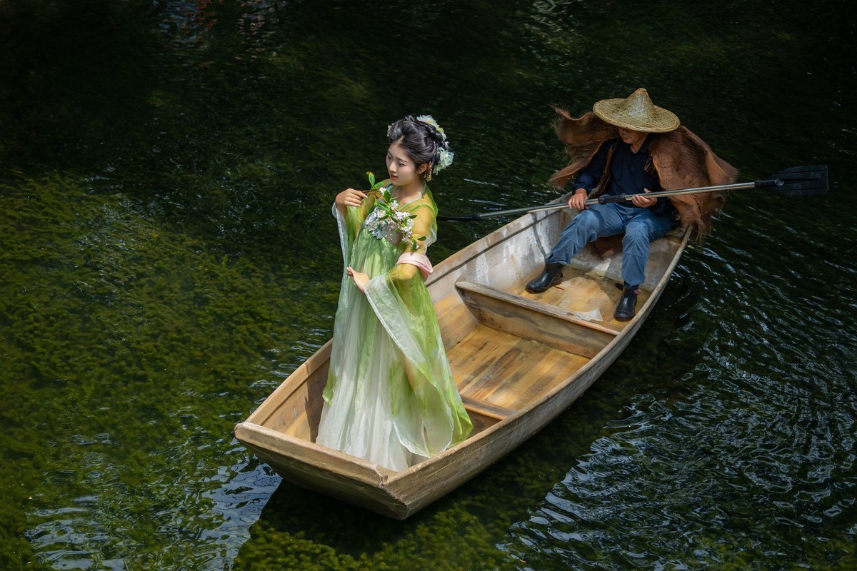 淑女心悦游轻舟