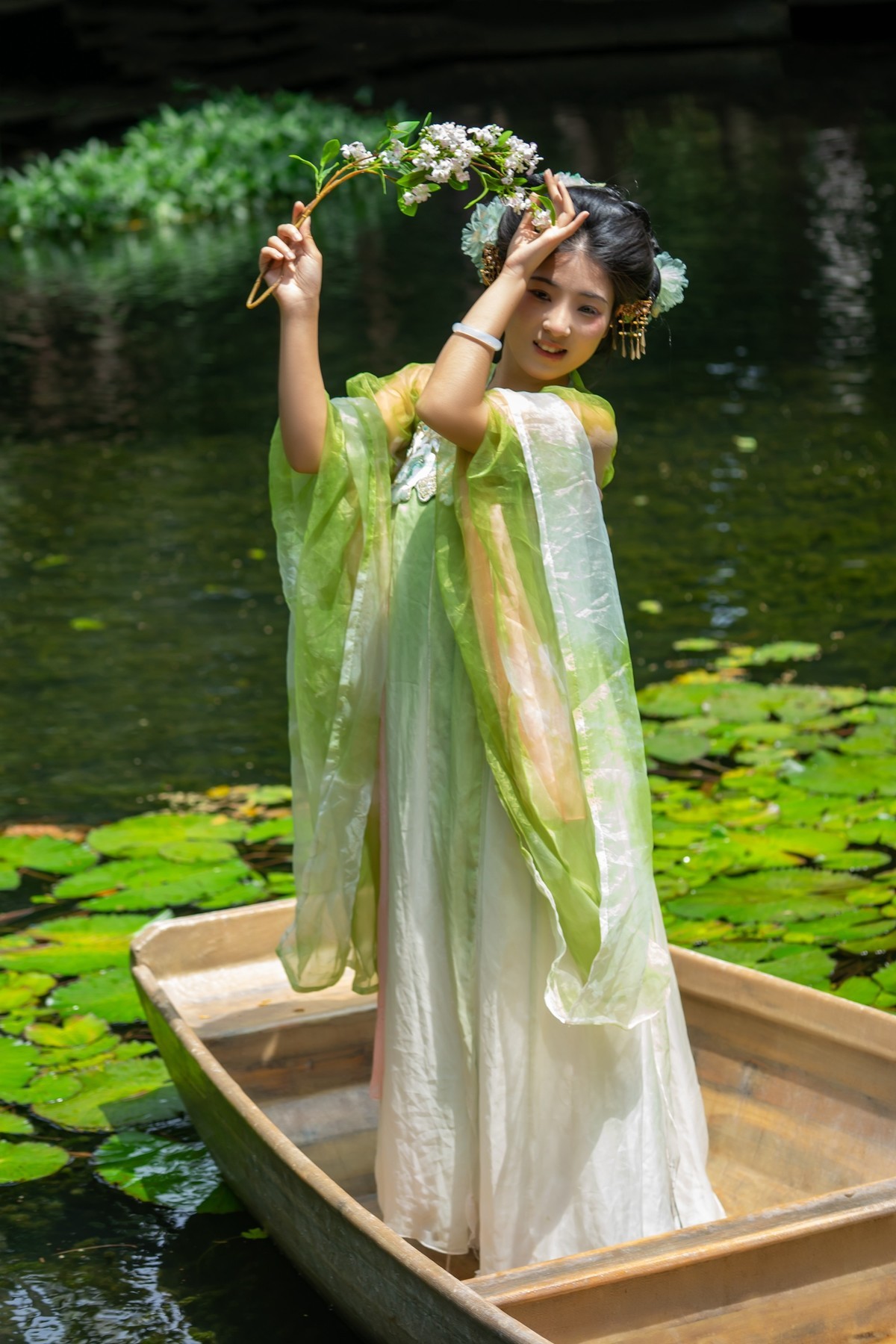 淑女心悦游轻舟