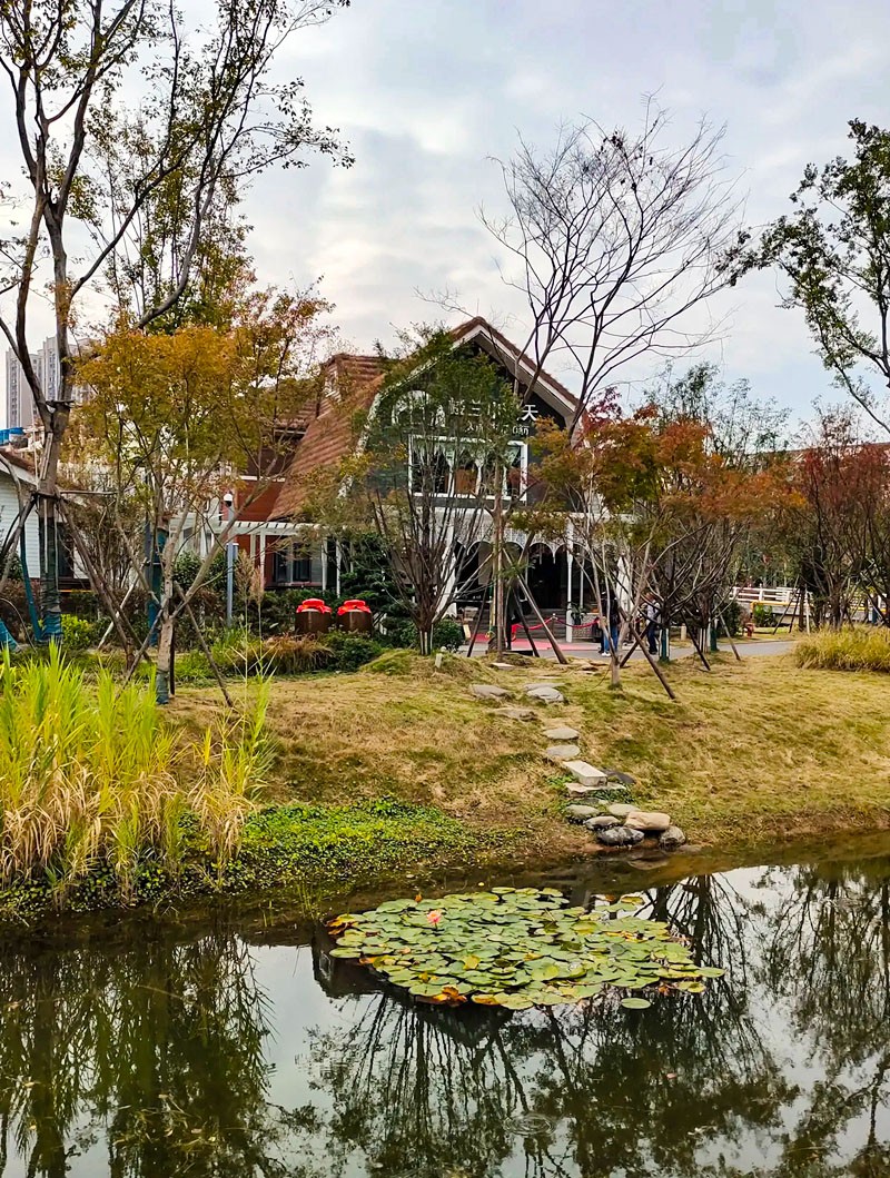 近日臭水沟,今日新圭塘河