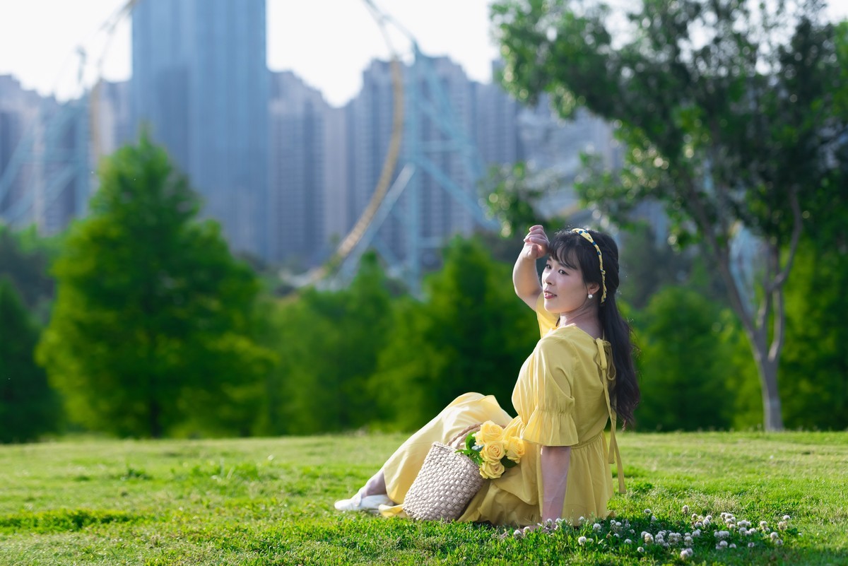 初夏之风尽在岸上草原