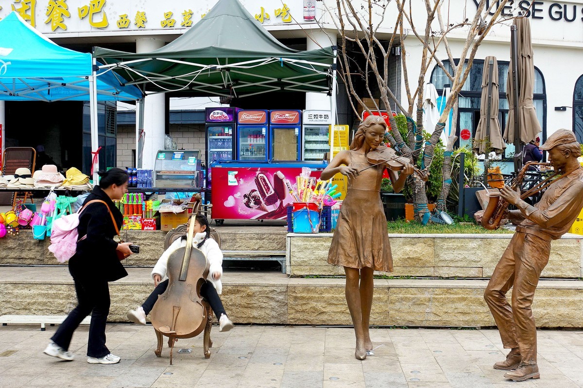 宁静的邛海之滨