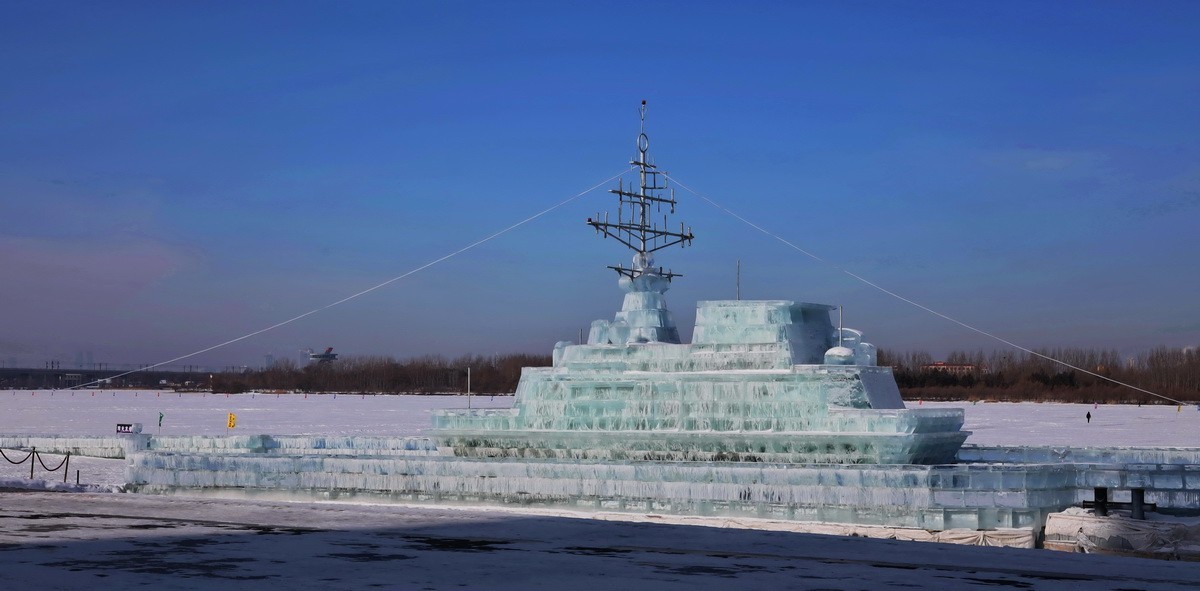 辽宁舰   冰雕
