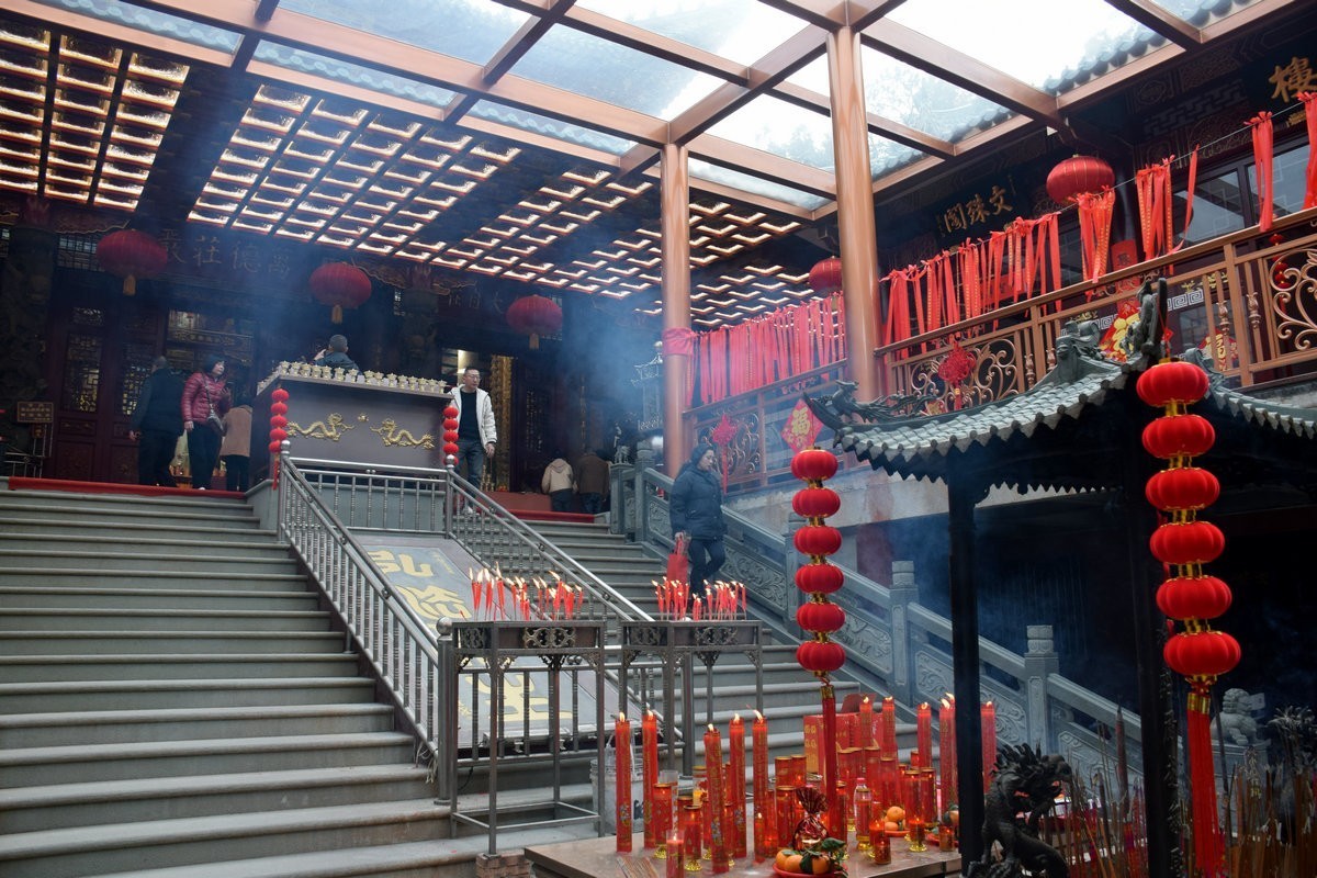 2025春节 广东行（33）大年初一虔诚拜佛