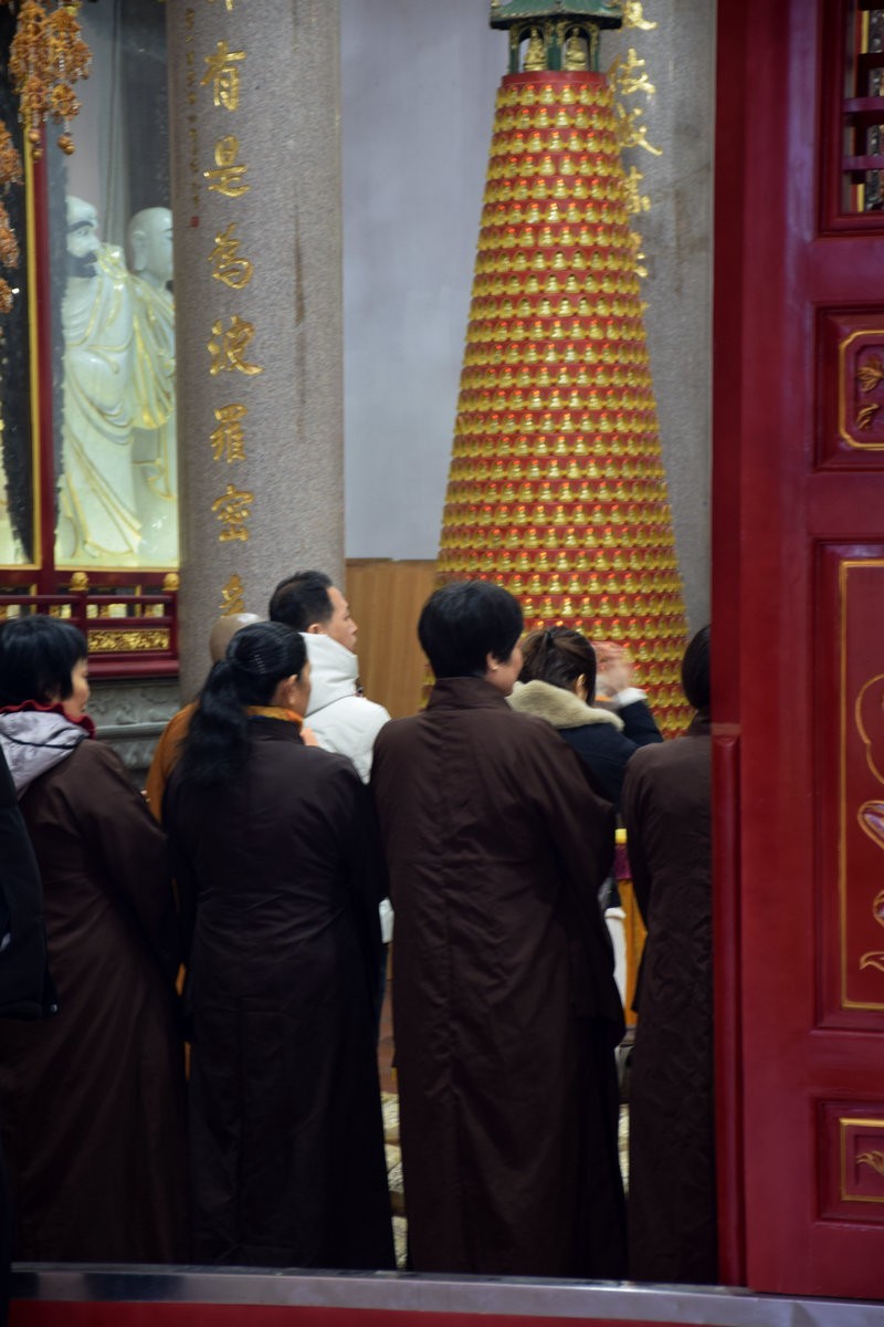 2025春节 广东行（33）大年初一虔诚拜佛