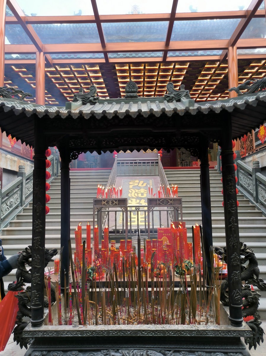 2025春节 广东行（33）大年初一虔诚拜佛