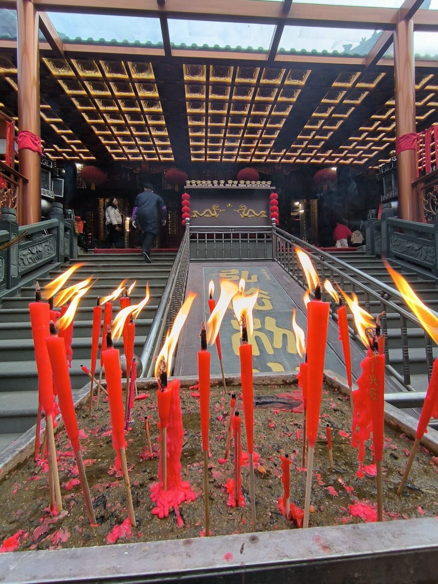 2025春节 广东行（33）大年初一虔诚拜佛