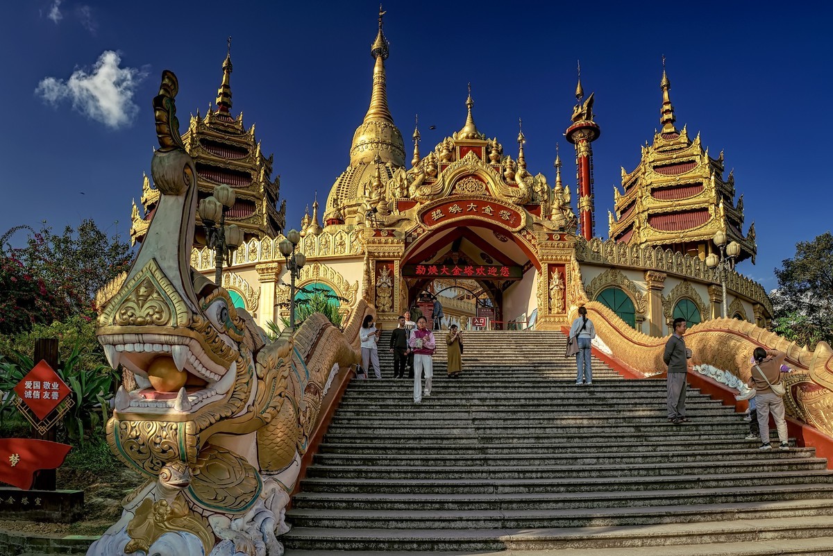 云南芒市 · 勐焕大金塔（2）