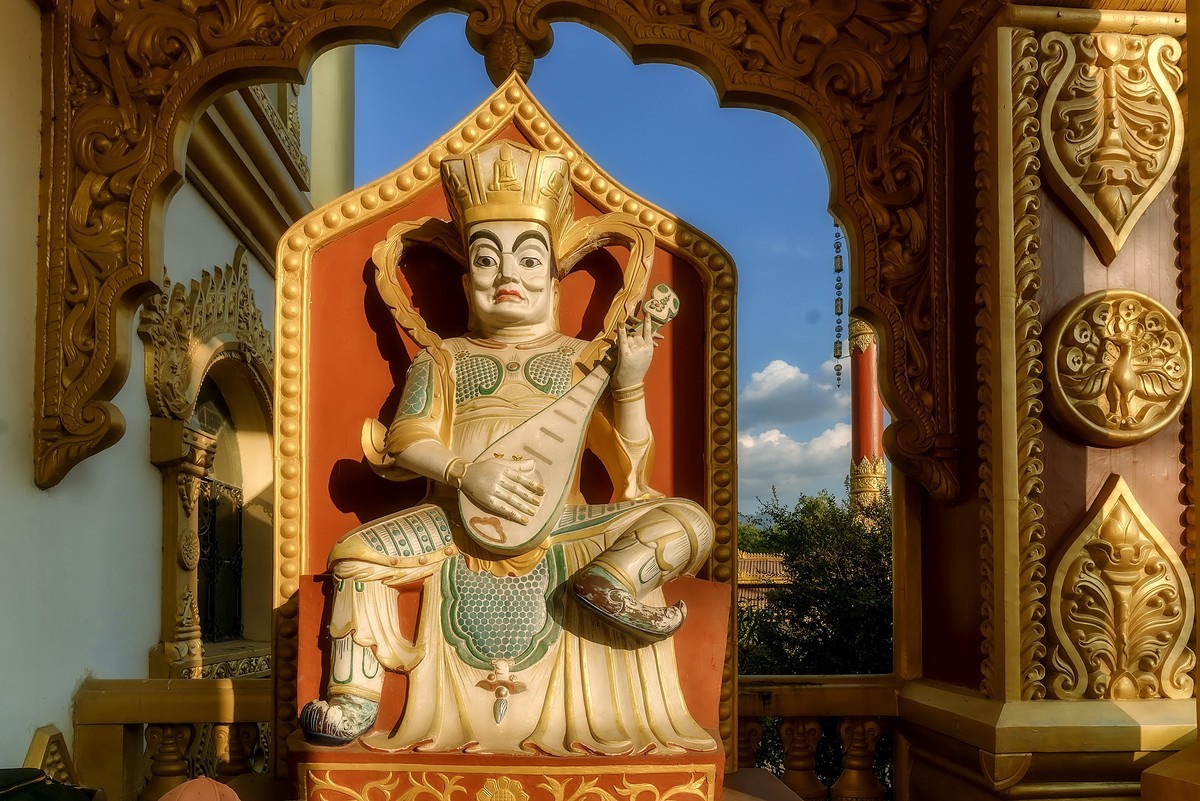 云南芒市 · 勐焕大金塔（2）