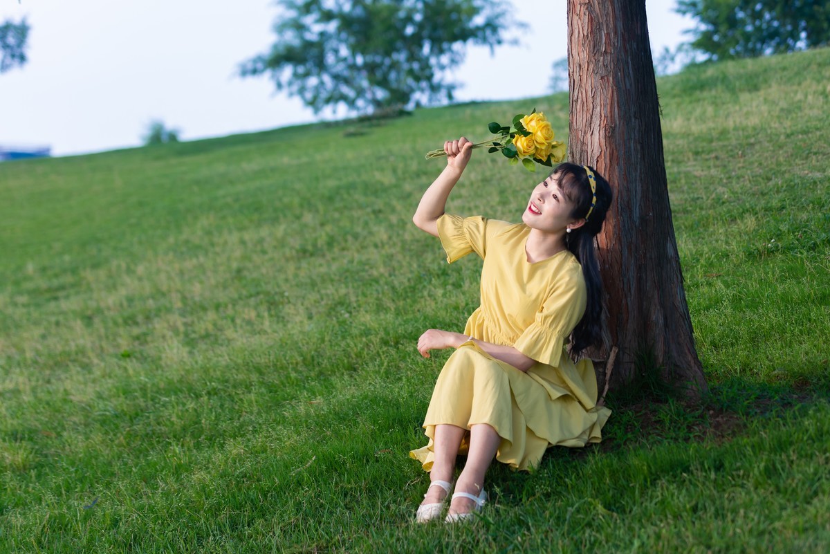初夏之风尽在岸上草原