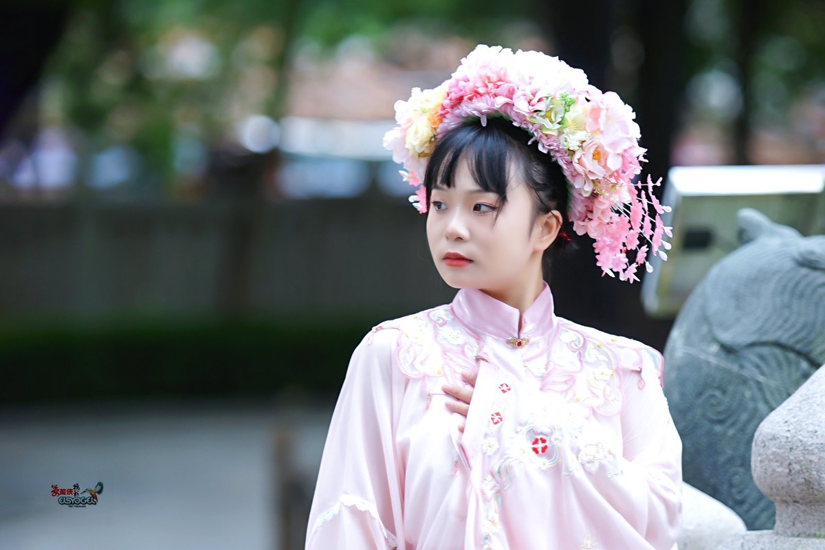 【簪花少女】 ---小燕