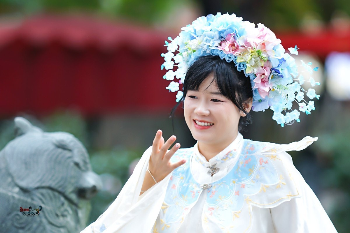 【簪花少女】 ---小燕