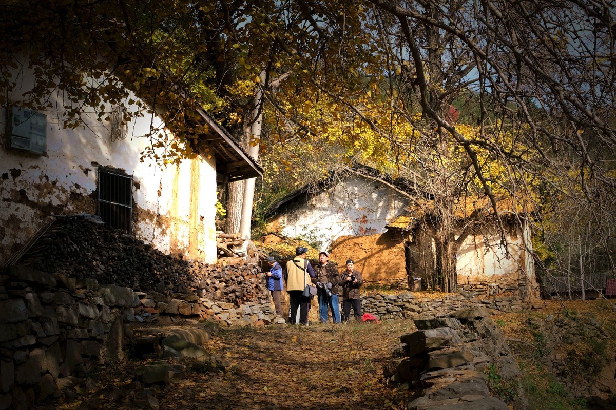 游拍初冬的小山村景色