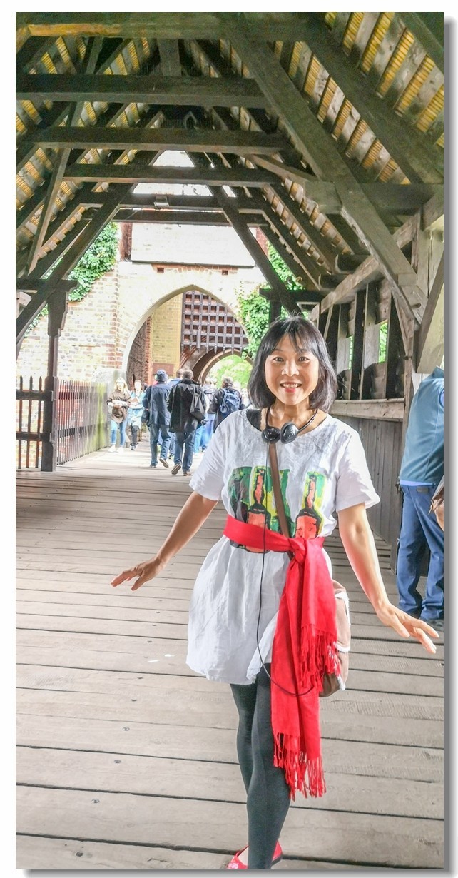 “马尔堡”留影（波兰之东欧最大堡垒）