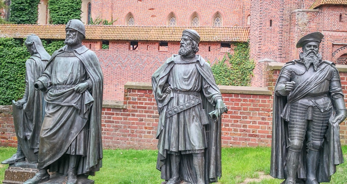 “马尔堡”留影（波兰之东欧最大堡垒）