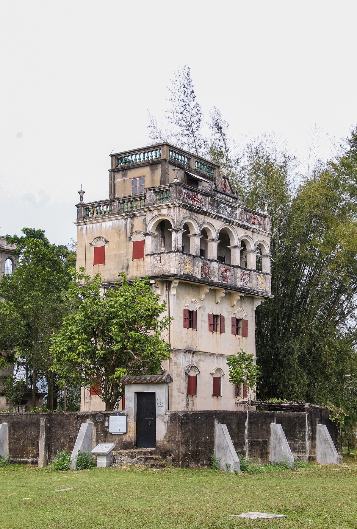 開平雕樓——自力村的風貌