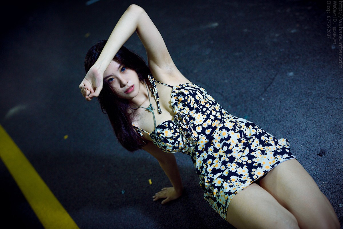 武汉摄影大叔-隧道-人像写真 器材：50mm 灯光：离机闪x1+柔光附件