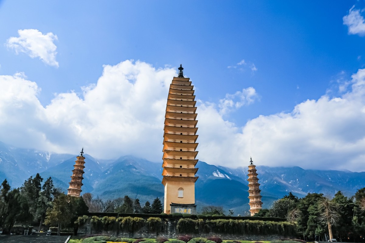 云南崇圣寺三塔靓影