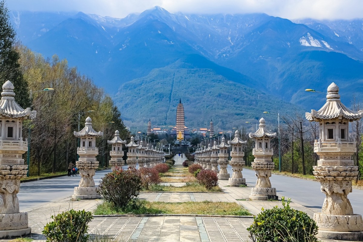 云南崇圣寺三塔靓影