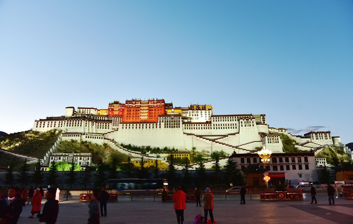 庄严的布达拉宫美景