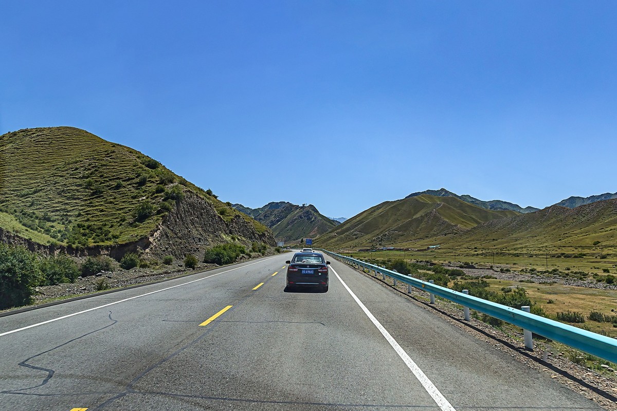 旅游记录 ：新疆 · 穿越独库公路 · 第一天· 风景在路上（1）