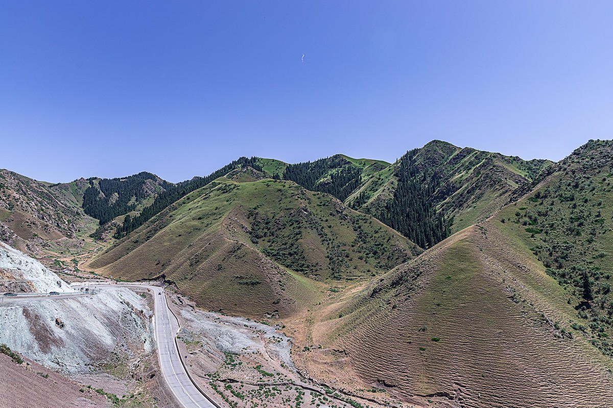 旅游记录 ：新疆 · 穿越独库公路 · 第一天· 风景在路上（1）