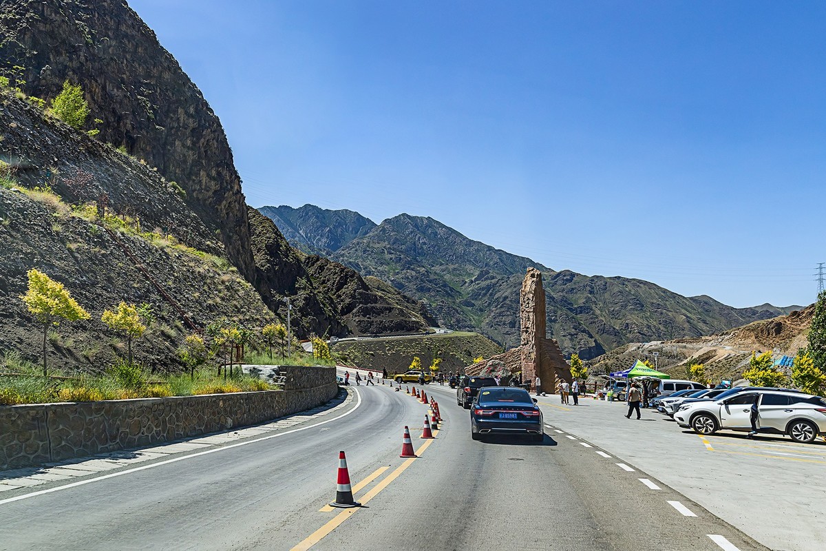 旅游记录 ：新疆 · 穿越独库公路 · 第一天· 风景在路上（1）