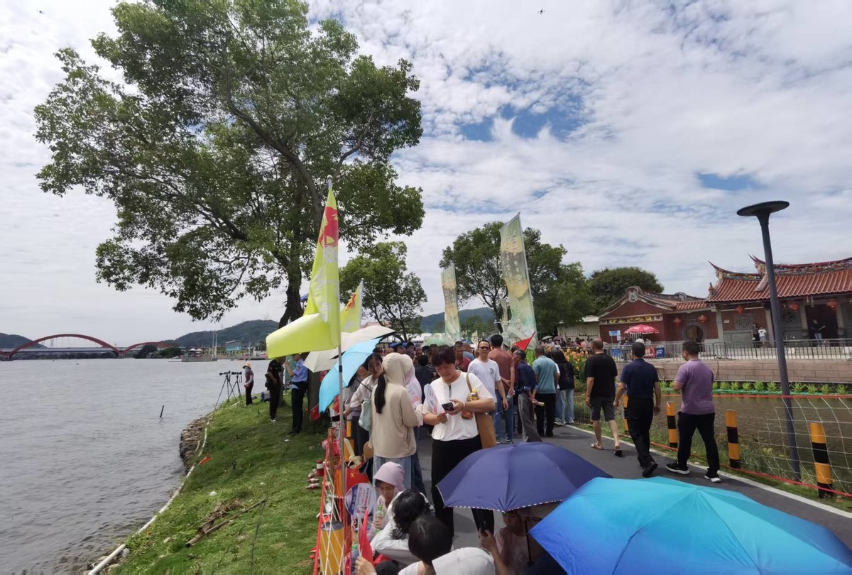 ?漳州市龙江岁月杯龙舟赛