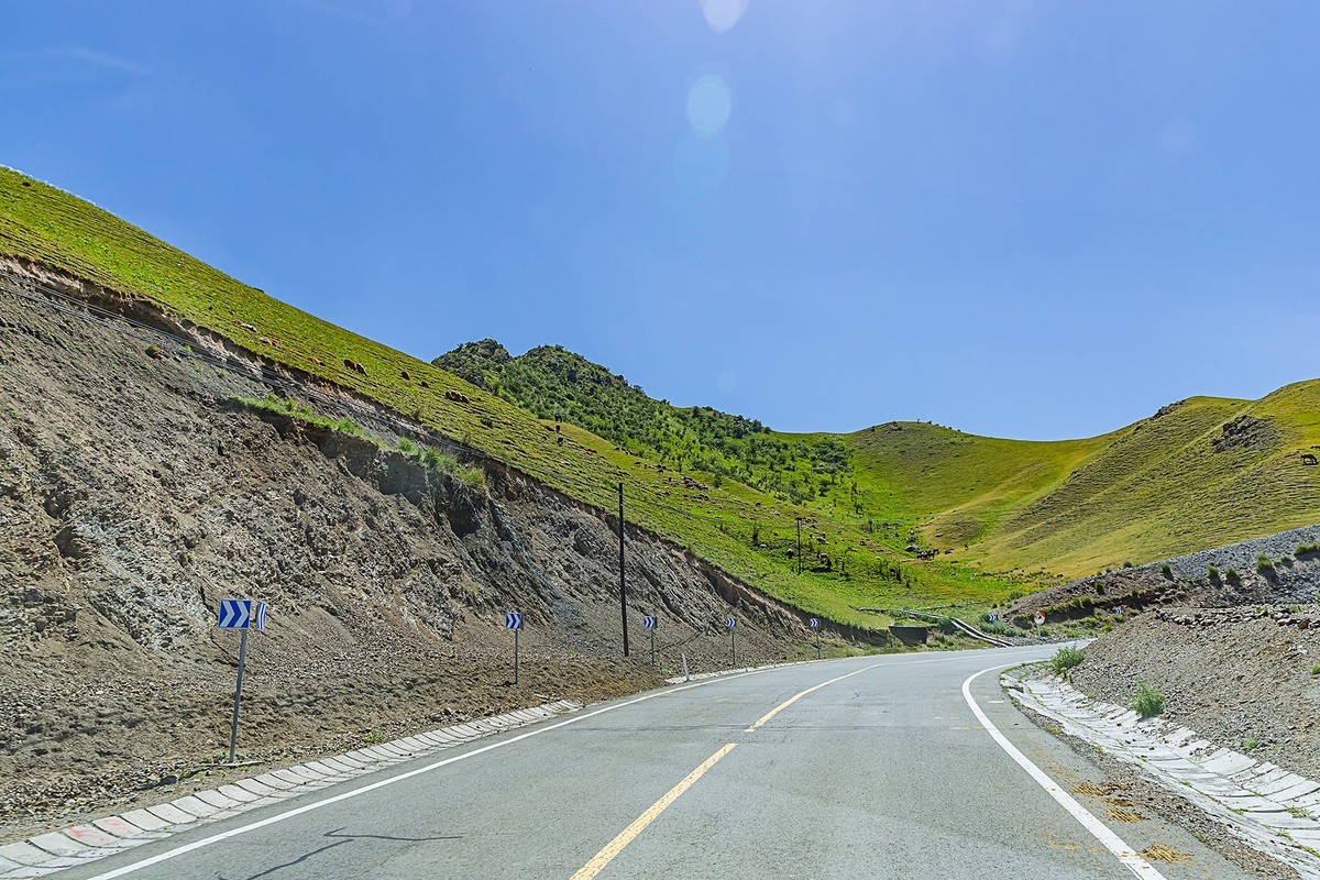 旅游记录 ：新疆 · 穿越独库公路 · 第一天· 风景在路上（1）