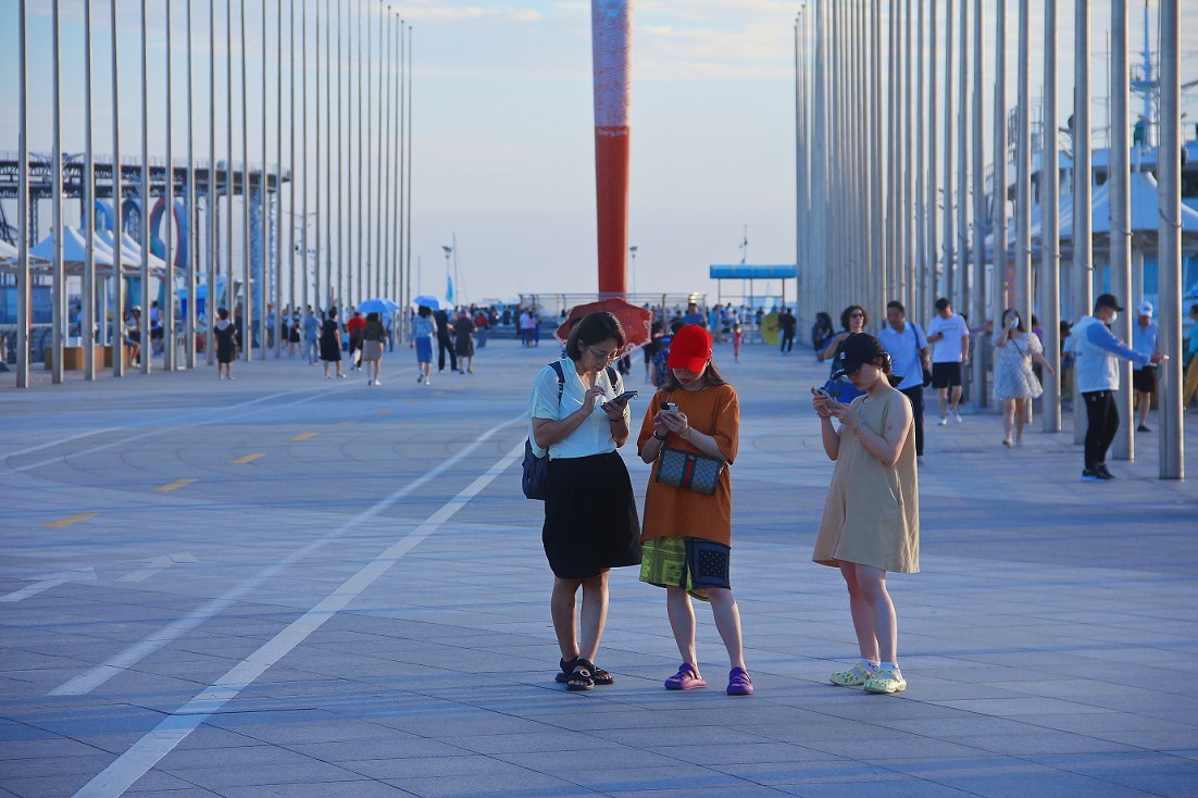 随拍扫街《海景和妹子还有潜水艇》