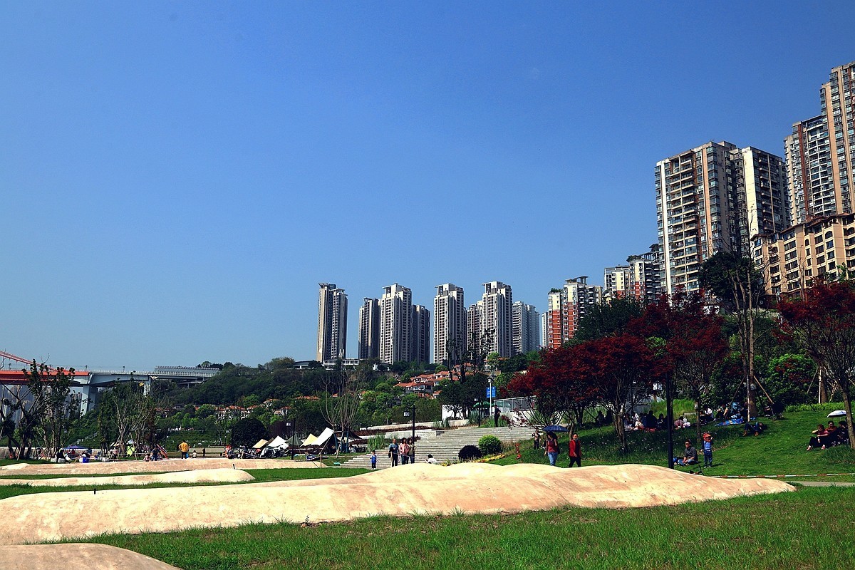 重庆在建中的哑巴洞公园游拍