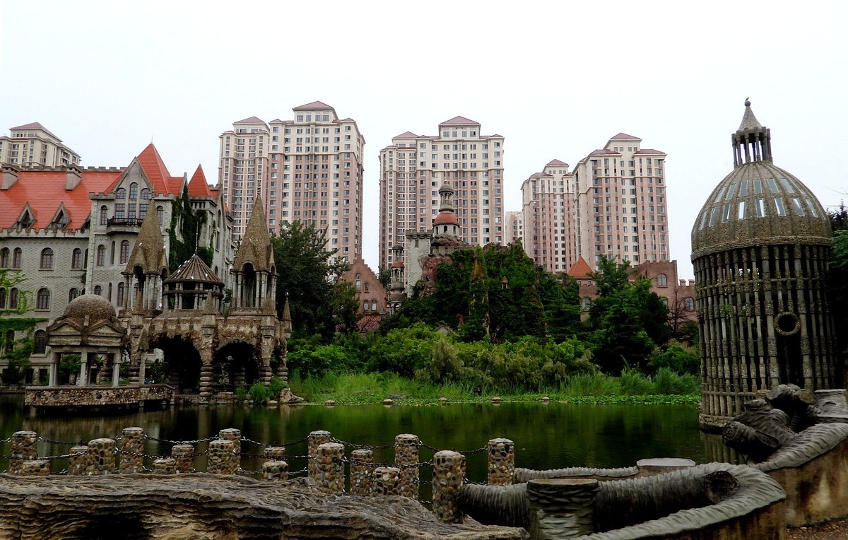 初试  P1000：雨天 石头城 ：{手持}