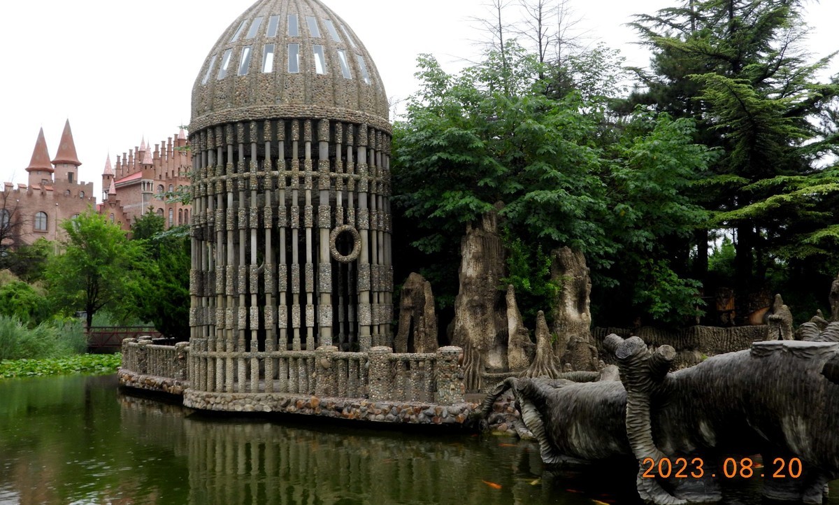 初试  P1000：雨天 石头城 ：{手持}