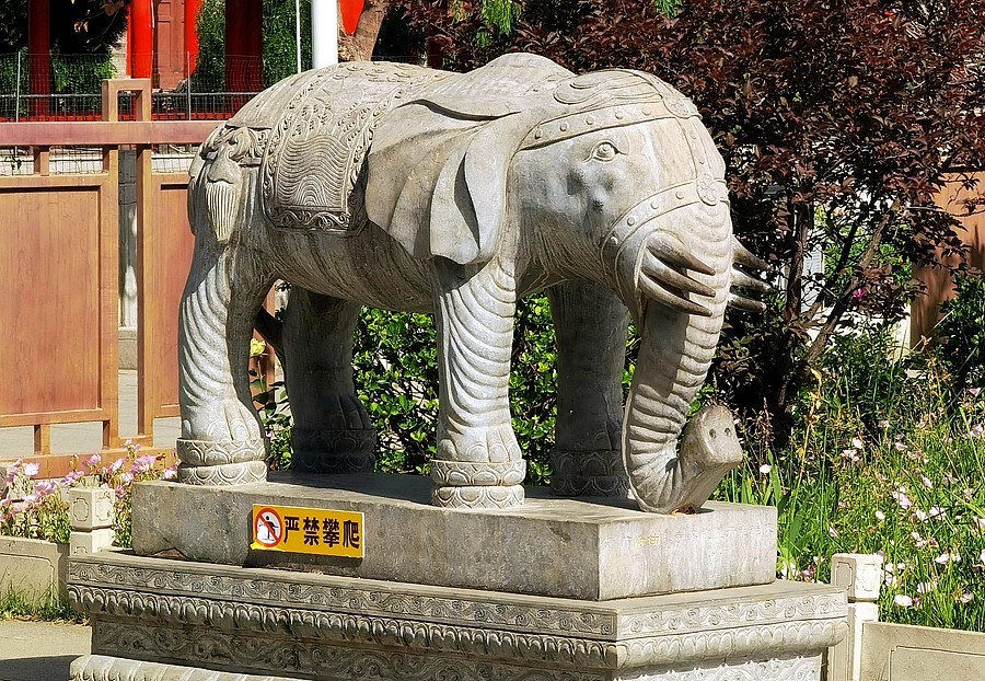 《不老松：纪实摄影》【大好河山系列报導】邯郸游摄：廣府古城内【甘露寺！】(3)大雄