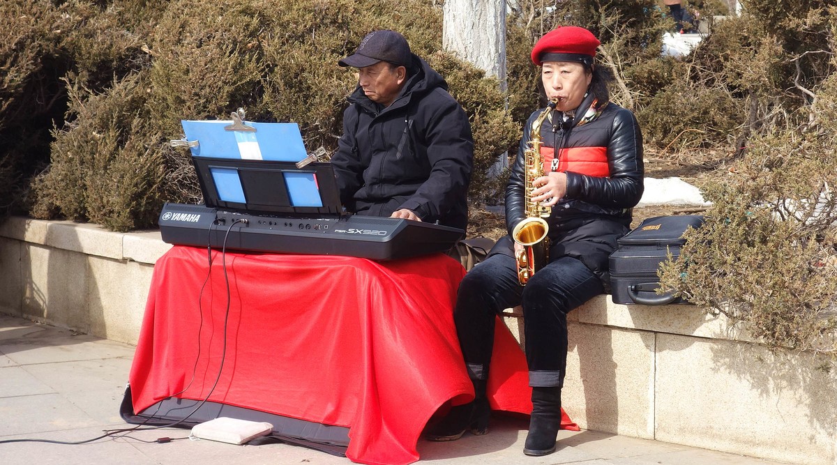 电子琴和萨克斯演奏