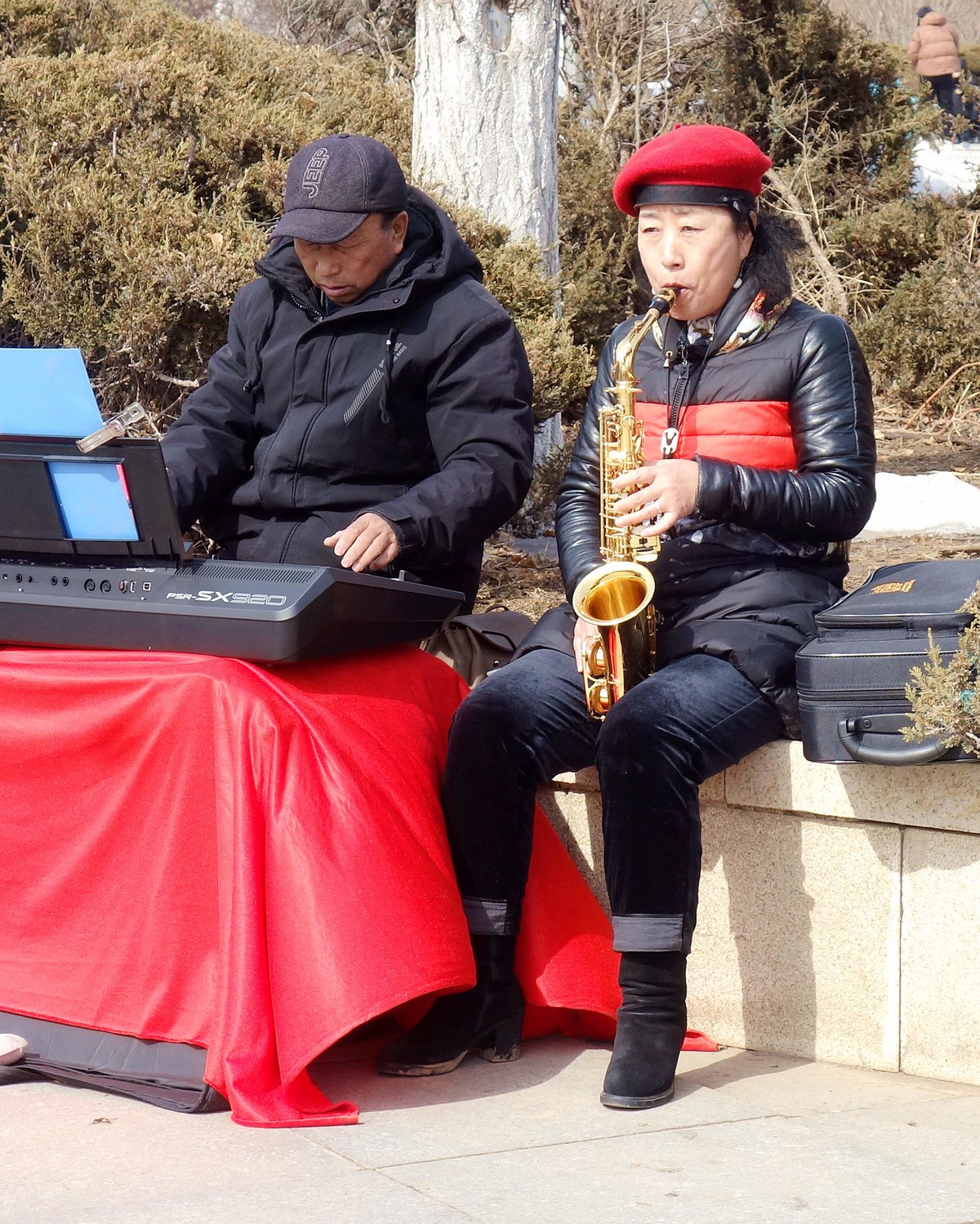 电子琴和萨克斯演奏