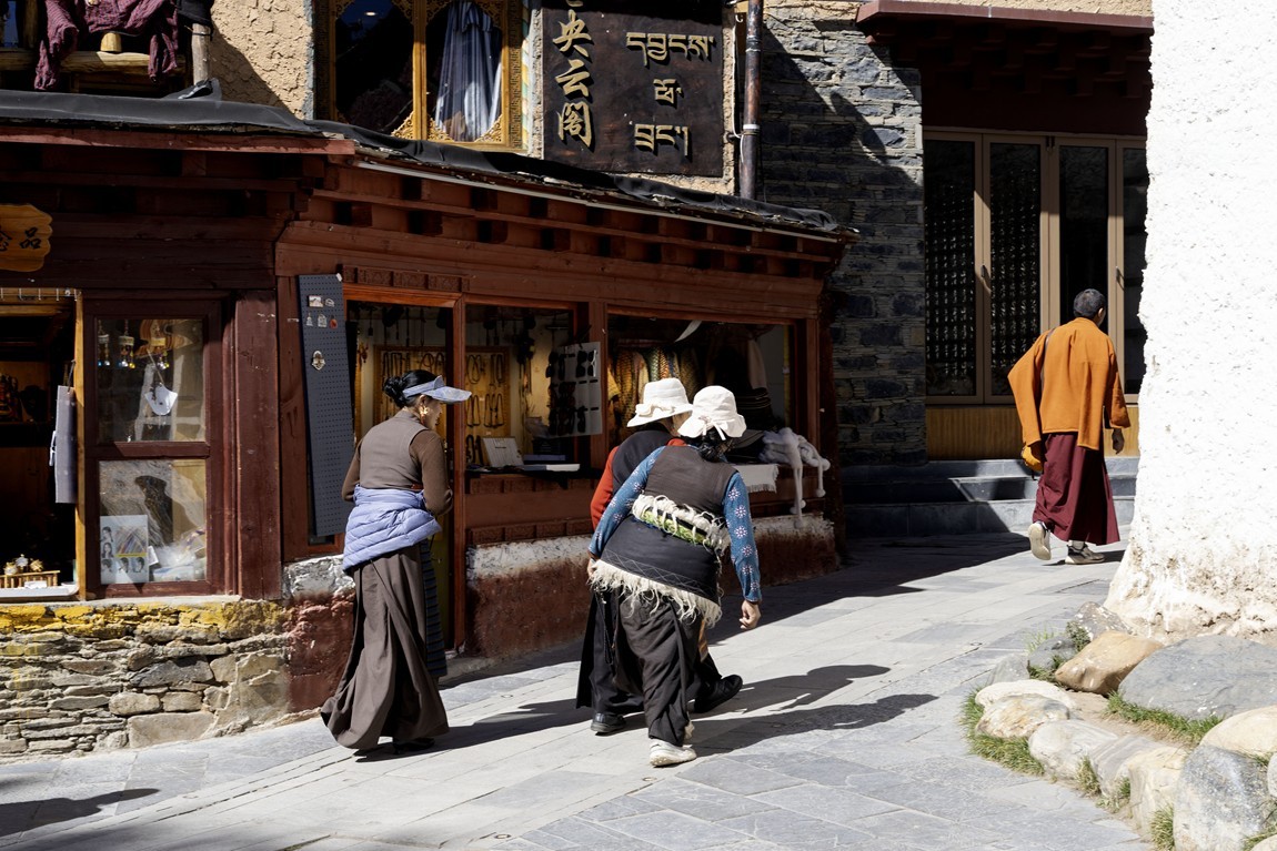 行走在318国道【25】天空之城【理塘--勒通古镇】