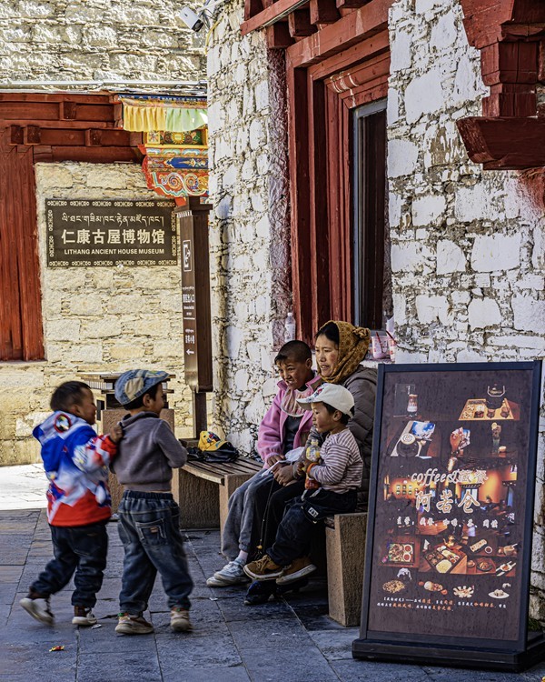 行走在318国道【25】天空之城【理塘--勒通古镇】